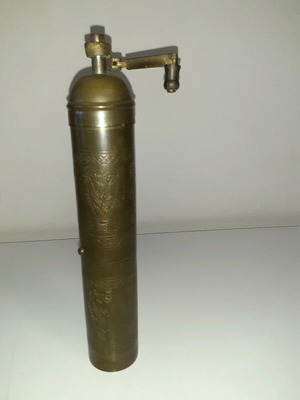 Μεταλλικός μύλος για καφέ παλιός μεταχειρισμένος