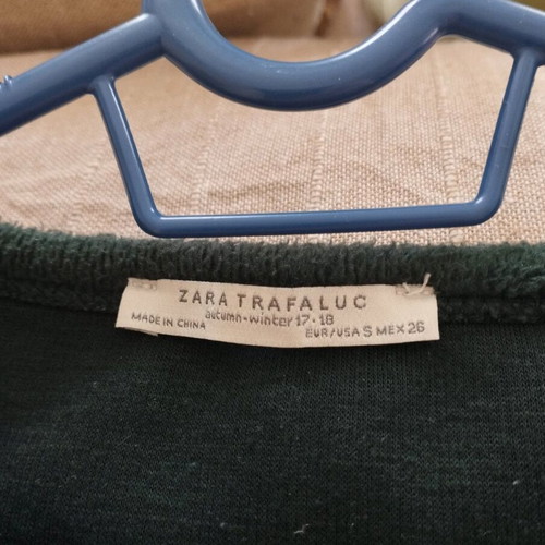 Zara velour blouse used with pearls size S green