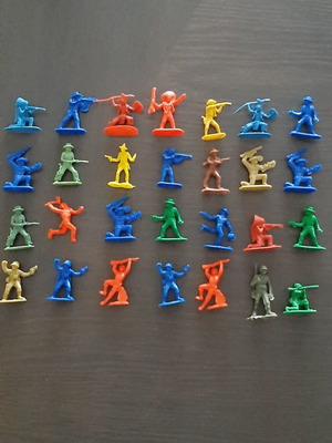 Vintage plastic toy soldiers and cowboys like new