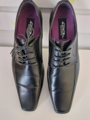 Elong leather dress shoes size 44 like new