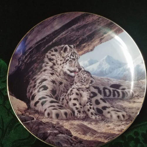 Decorative plate The Snow Leopard W.J.George 1989 new