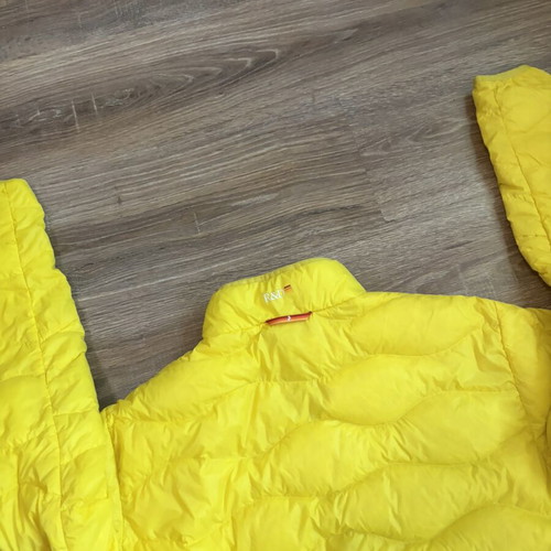 Peak Performance Helium 700 CUIN Down Hybrid Jacket M like new, yellow
