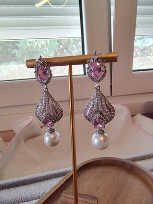 Earrings with zircon and pearls used, pink and silver