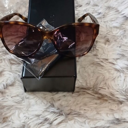 Givenchy SGV815 sunglasses like new, brown
