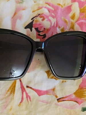 Black sunglasses