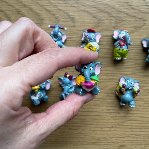 Kinder Ferrero surprise vintage elephant circus figures used, pack of 14