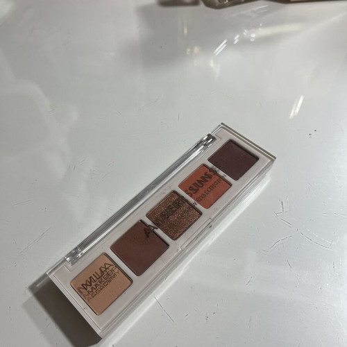 MUA Eyeshadow Palette like new