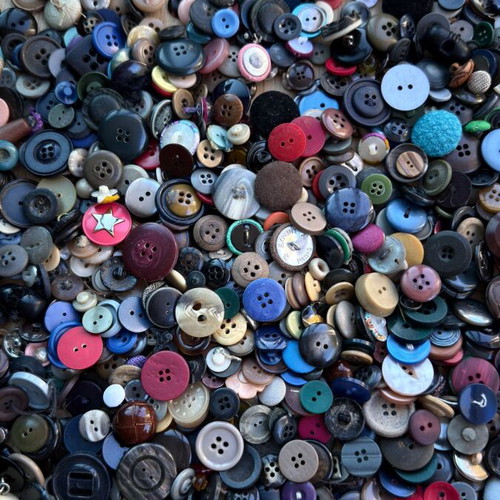 Vintage and retro mixed sewing buttons bulk lot, 1.55 kg