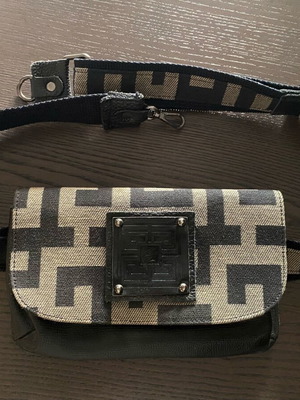 Ames waist bag like new