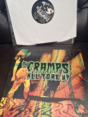 The Cramps All Tore Up LP like new, rock