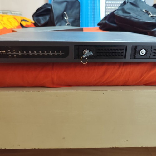 VIVOTEK NR8301 8-port IP network recorder