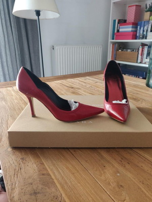 Zara red pumps used, size 38, in excellent condition