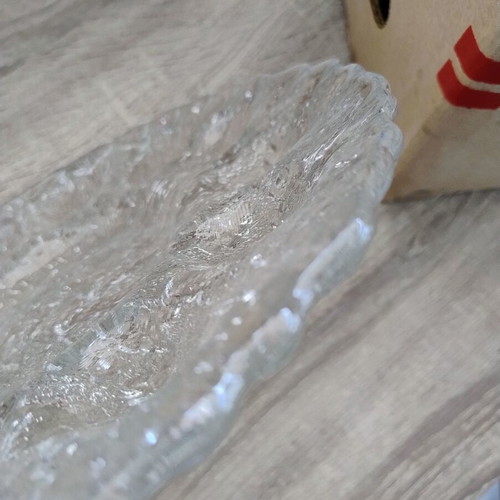 Glass egg platter like new, 30 cm diameter