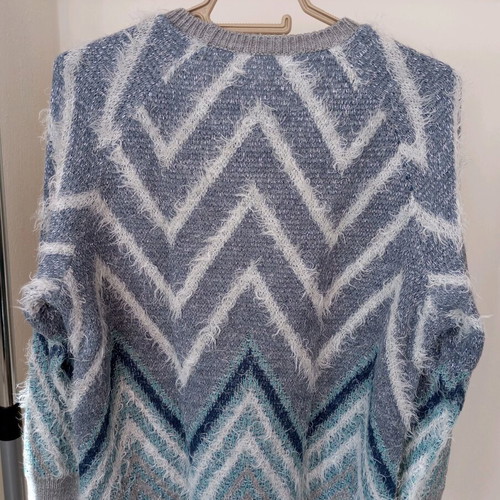 Knitted sweater used with silver details size L