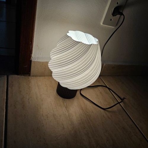 Table lamp new, modern design 22cm