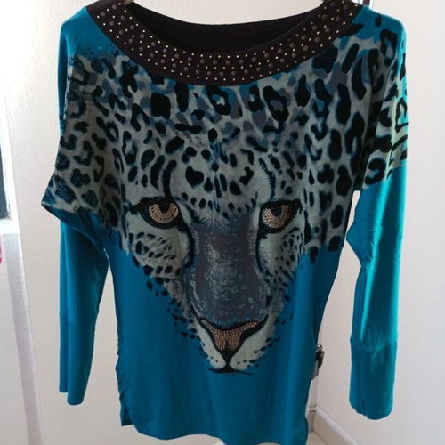 Leopard blouse like new with gold details and brown studs