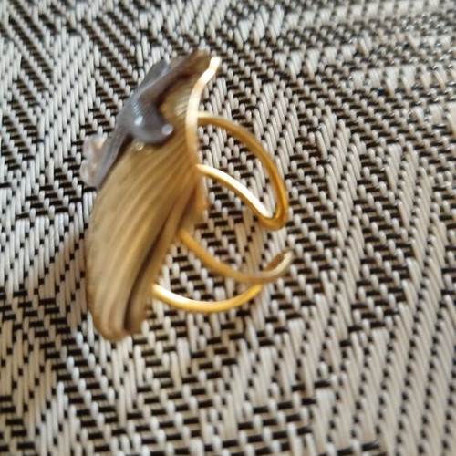 Gold plated stainless steel ring like new with starfish and pearls