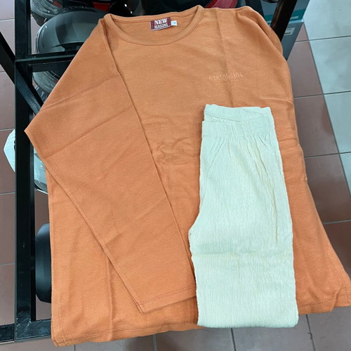 Women's set leggings and blouse size M like new, white and orange