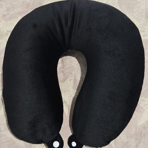 Travel pillow like new