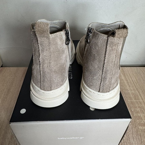 Babywalker suede boots size 28 new, beige and grey