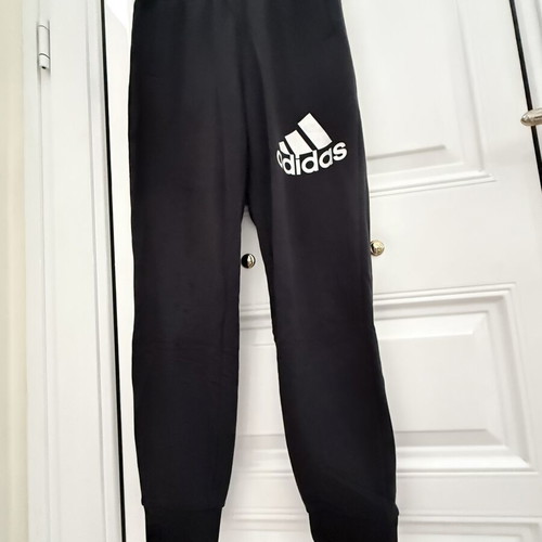 Adidas pants like new, comfortable, black and white