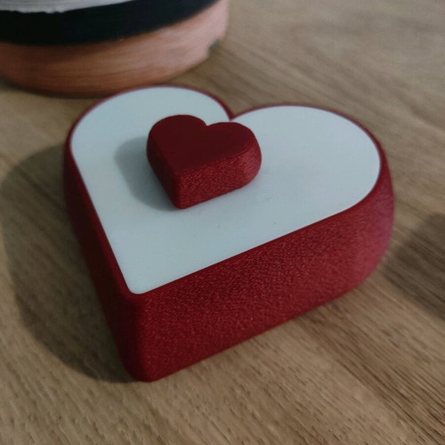 Gift box for accessories heart-shaped new