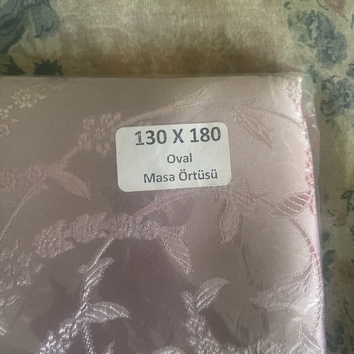 Pink table cloth 130 x 180 cm