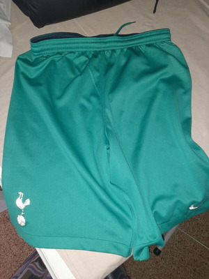 Tottenham Nike shorts used, XL for ages 13-15, 158-170 cm