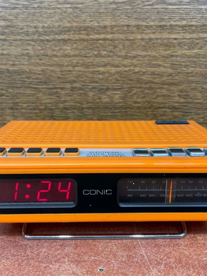 Vintage Conic DE-221 clock radio used