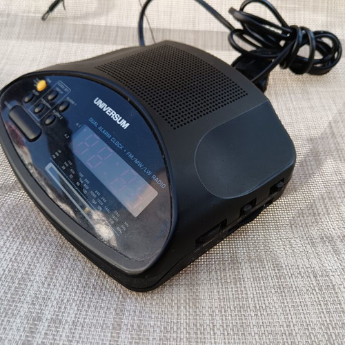 Universum Radio Alarm Clock dual alarm, like new, German made