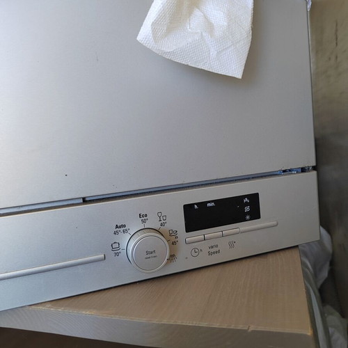 Siemens iQ300 SK26E822EU Compact Dishwasher like new, inox