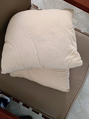 Sofa pillows like new, set of 2, 31×31 cm