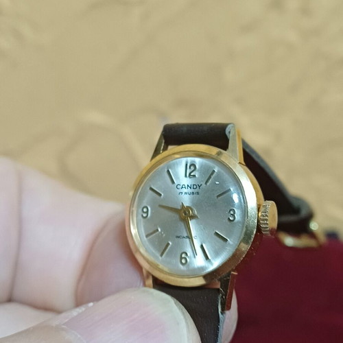 Candy 17 Rubis wristwatch like new, mechanical, gold case