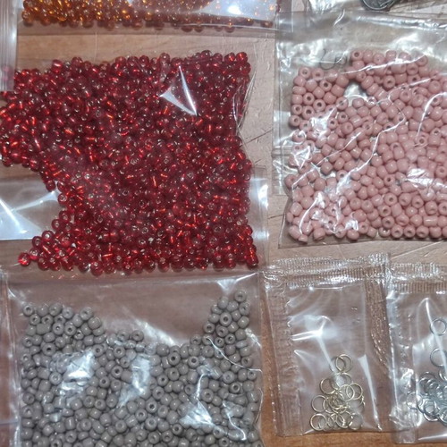 Professional Jewelry Making Set with Thousands of Pieces and Book