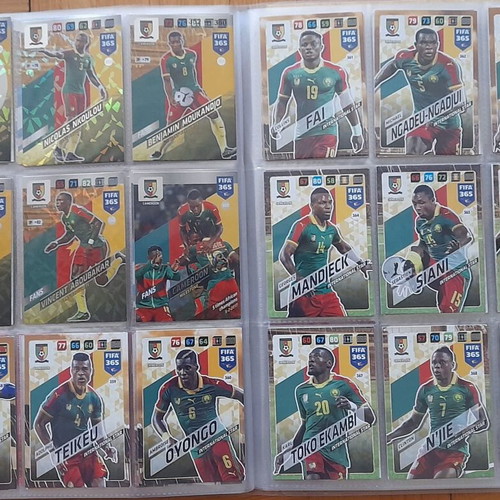 FIFA 365 2017-2018 Adrenalyn XL album with 374/459 cards like new