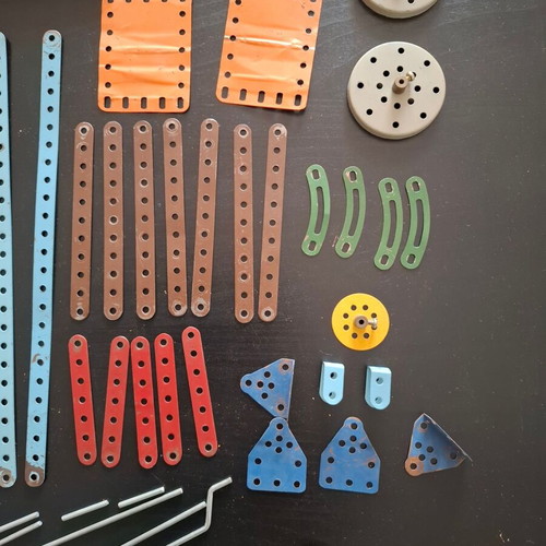 Metal construction toy used with wear