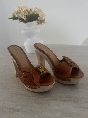 Alexander McQueen πέδιλα σαν καινούργια, ξύλινα καφέ, μέγεθος 38