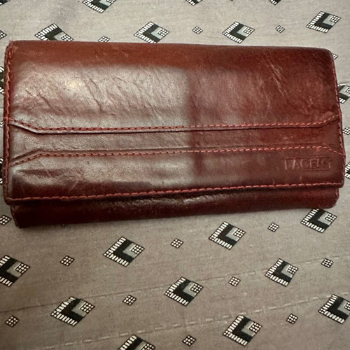 Leather women's wallet medium size used, burgundy