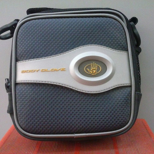CD Player 32 CD Bag Fellowes new with shoulder strap and handle