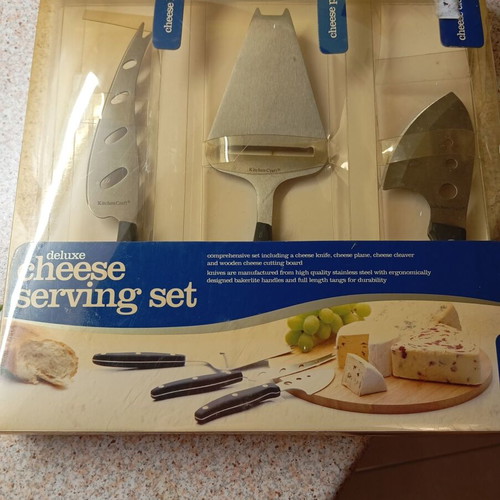 Cheese knives new, set of 3 pieces