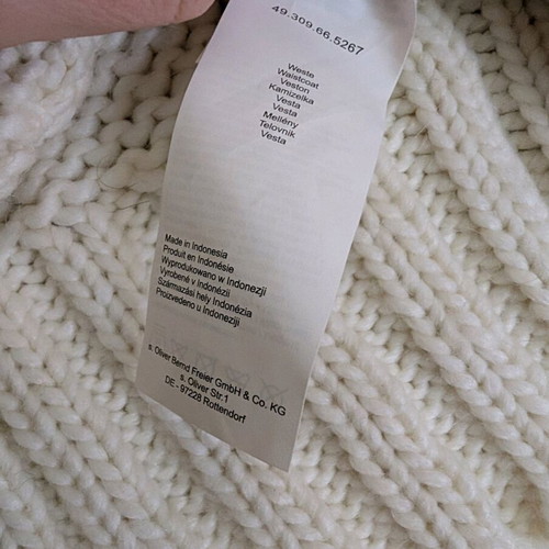 White knitted cardigan vest s.Oliver size M like new