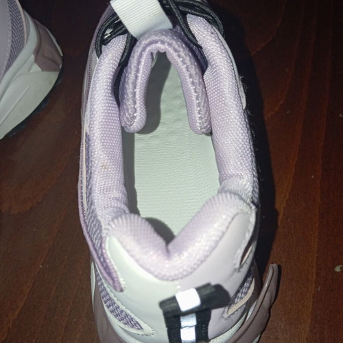 Athletic shoes size 38 with good support