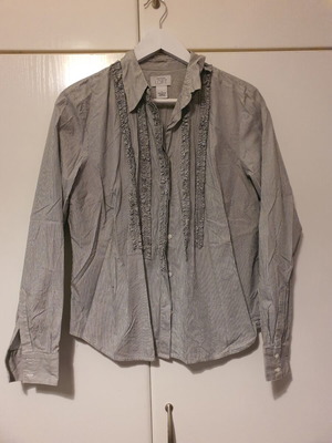 Striped shirt with ruffles like new, black and white, size L