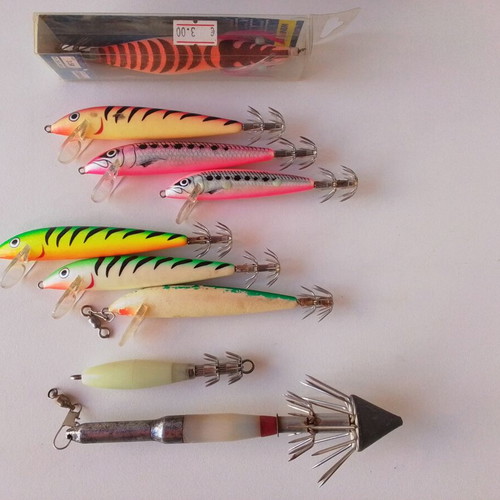 Fishing lure set 20 pieces with Red Gill and Storm silicone baits