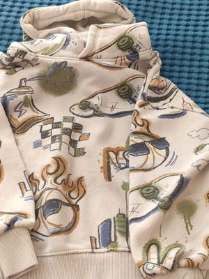 Zara sweatshirt used for 8-9 years with nice design