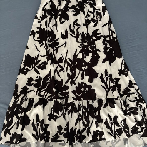 Maxi dress with cut-out waist black and white floral print like new