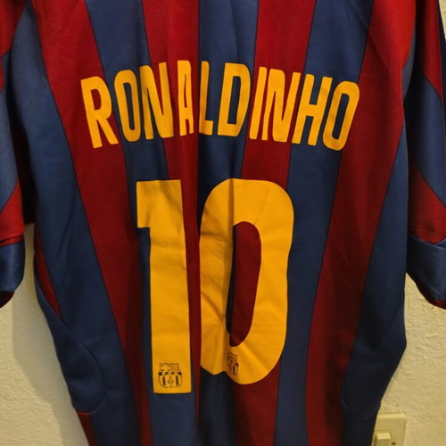 Ronaldinio jersey like new, size Large