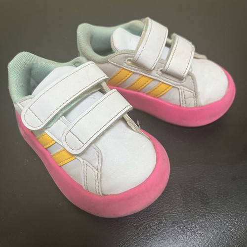Adidas Bubble Disney shoes used, size 20