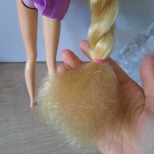 Rapunzel Disney Store doll used, classic old edition