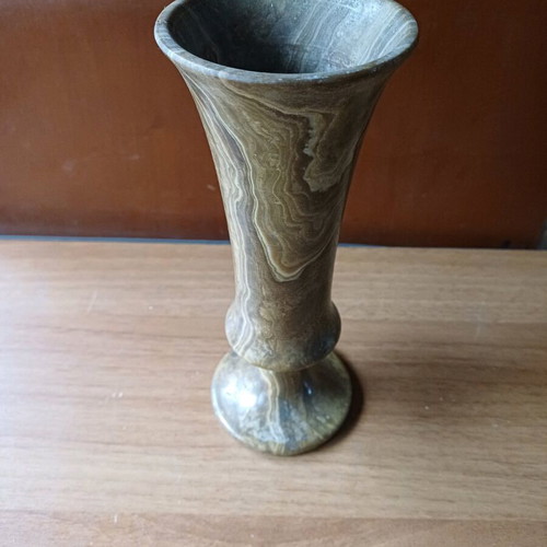 Vintage Granny's aesthetic vase like new, possibly onyx